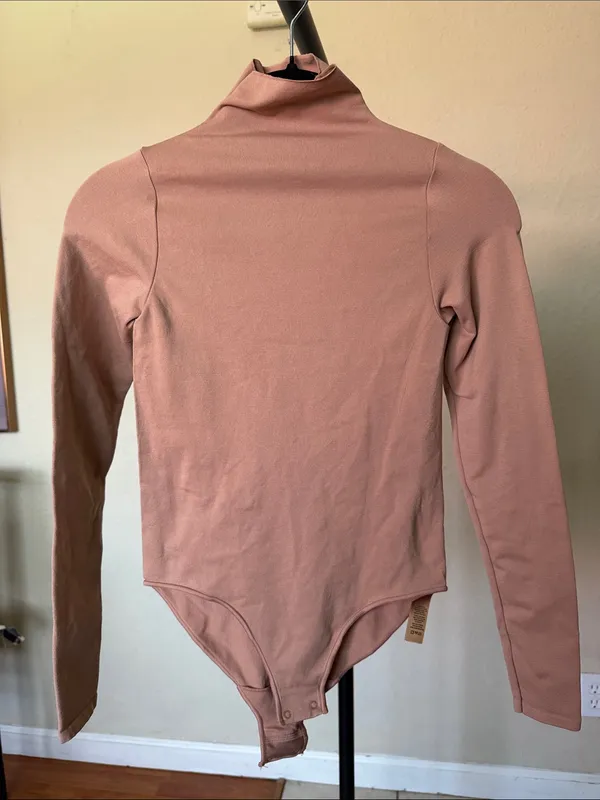 Skims ESSENTIAL MOCK NECK LONG SLEEVE BODYSUIT in sienna NWOT size Xxs-XS - Image 3