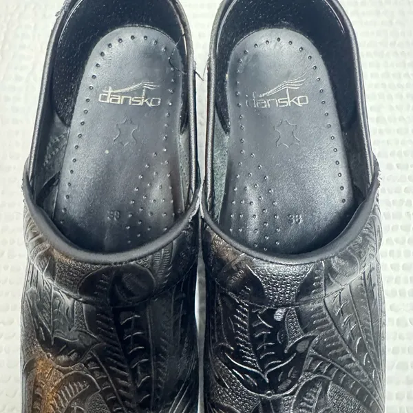 Dansko Professional Black Tooled Leather Women's Clogs size 38 (7.5) - Image 6