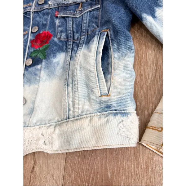Levi’s Custom Distressed Denim Jacket Rose Patch Bleach Wash Women’s Small - Image 7