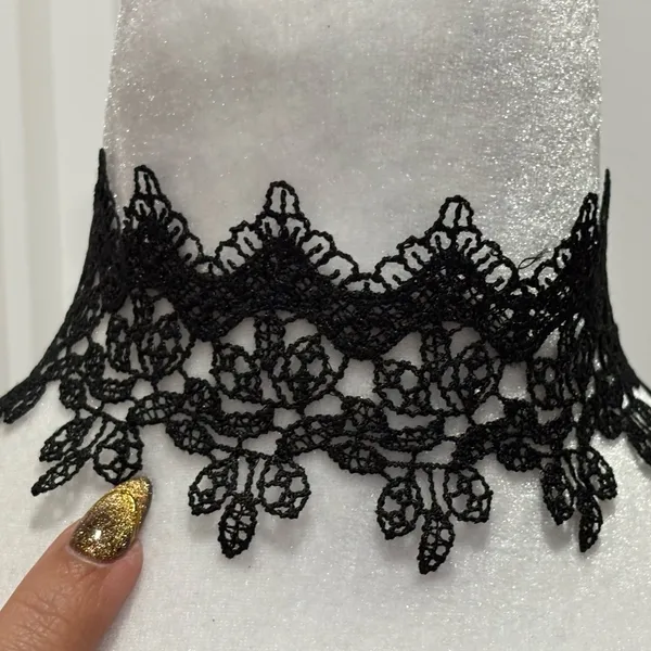 🆕 Black Lace Choker Necklace - Image 2