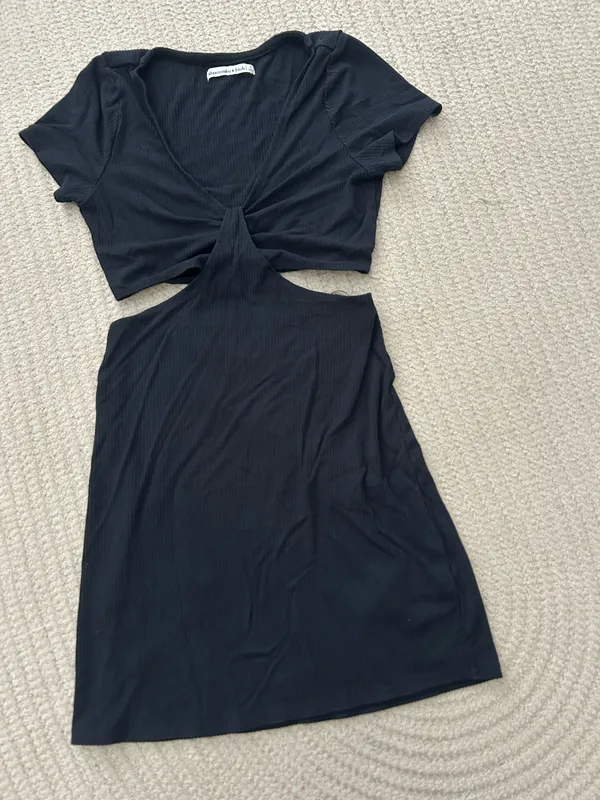 Abercrombie black small cutout dress - Image 3