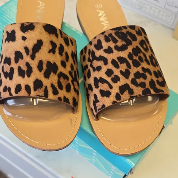 Anna Tan Size 6.5 - Image 2