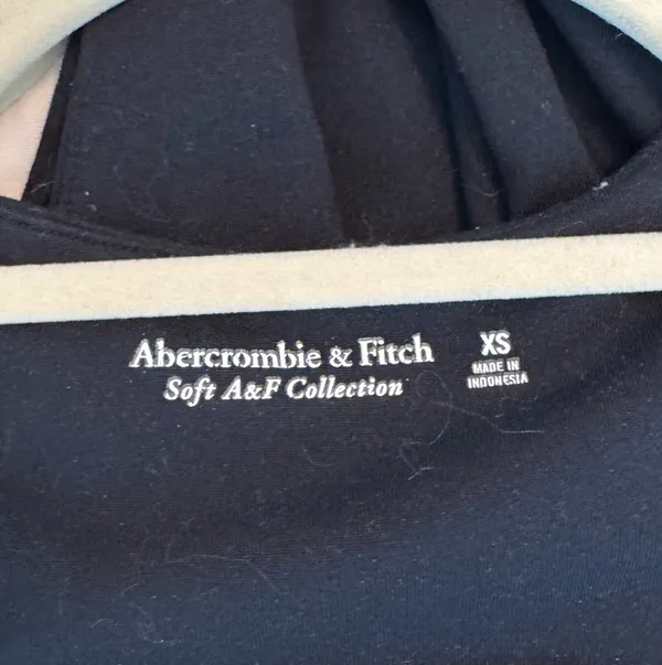 Black sleeveless bodysuit contour abercrombie and fitch - Image 2