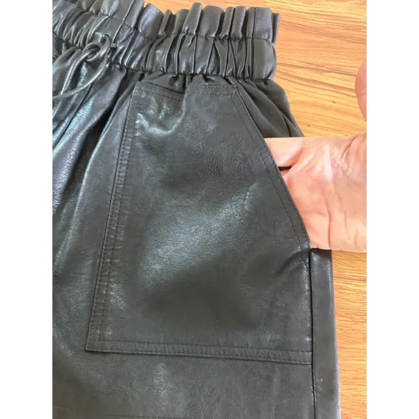 SCHHJZPJ Black Faux Leather Paperbag Waist Shorts XS‎ Pockets High Rise - Image 10