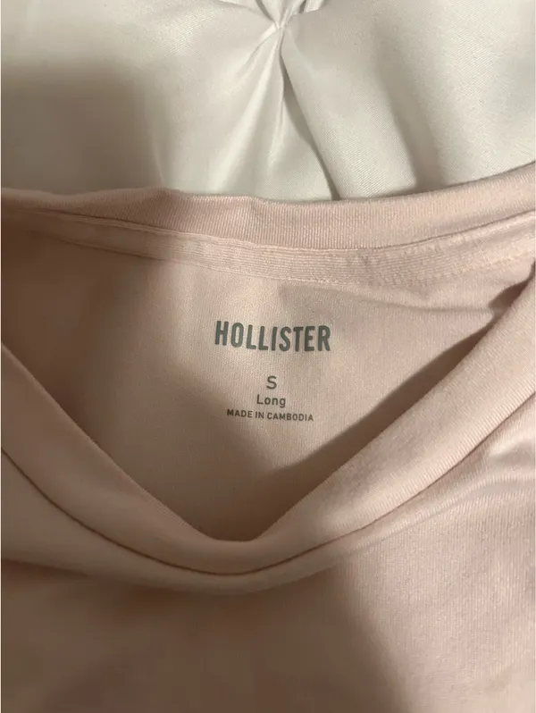 Hollister Top Short Sleeve - Image 2