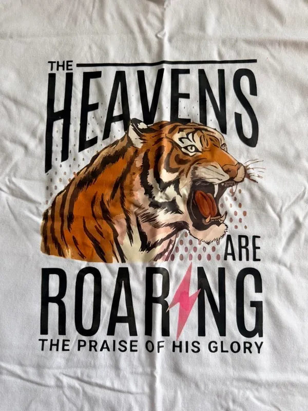 "The Heavens Are Roaring" Tiger Graphic Tee Medium White - Image 2