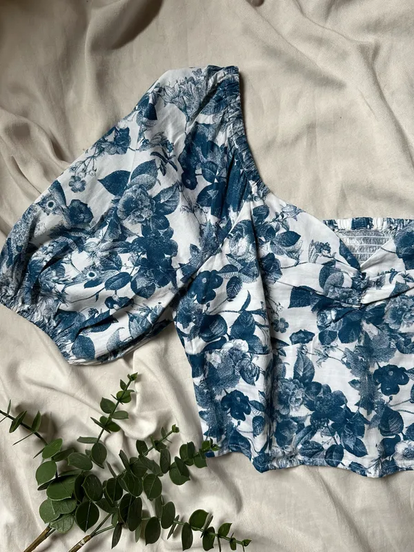 Boutique Floral Crop Top Blouse - Image 2