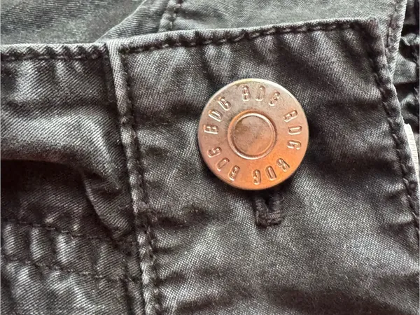 BDG urban outfitters black wide leg cargo jeans sz 6 - Image 3
