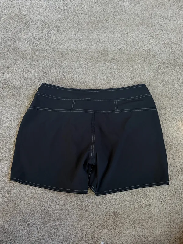 The North Face Women’s Black Board Shorts – Size 6 - Image 3