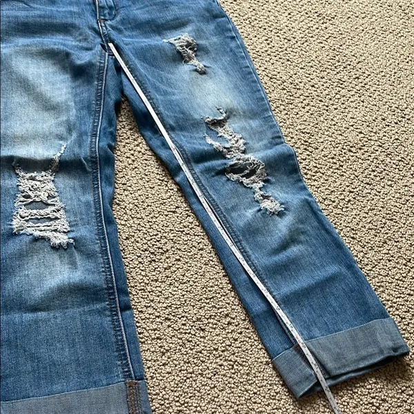 Indigo Rein Distressed Ankle Jeans in Blue - Image 5