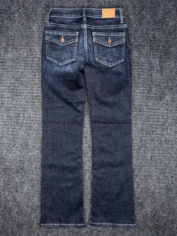 Buckle BKE NWOT Stella Mid Rise Slim Fit Tailored Bootcut Stretch Jeans 25x29.5 - Image 2