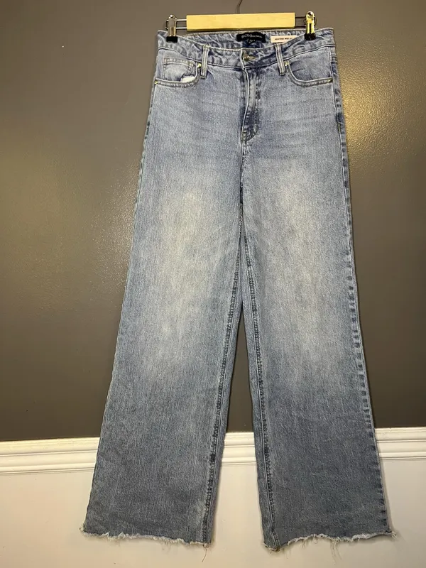 BCBGeneration High Rise Wide Leg Jeans Womens 28 Light Wash Blue Raw Hem Denim - Image 2