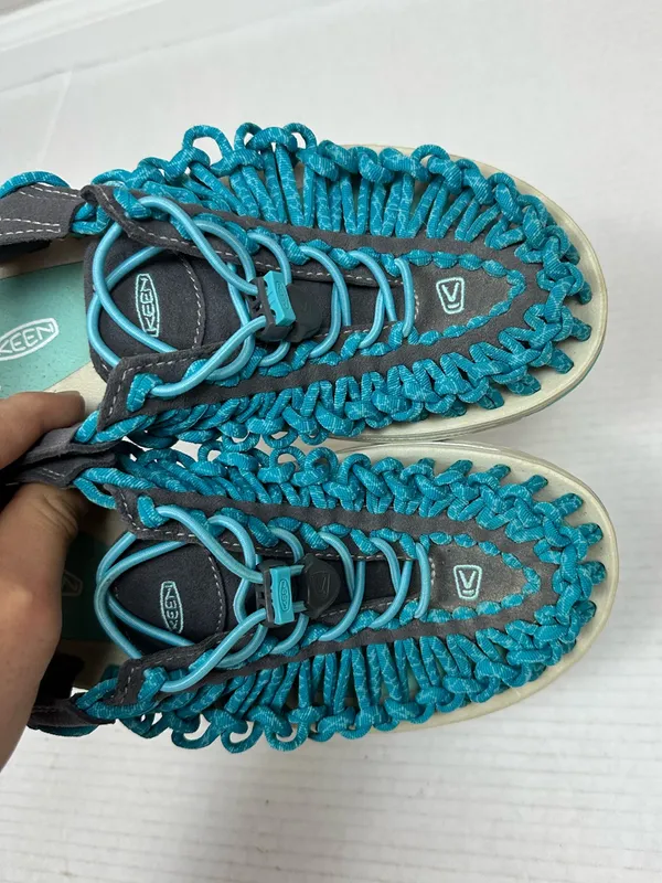 KEEN Women's Uneek Sneaker in Turquoise and Gray Size 7.0 - Image 2