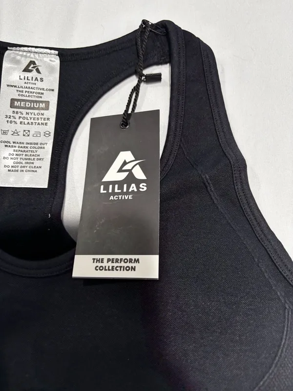 Lilias Active Seamless Performance Sports Bra and Ribbed Knit Leggings - Image 4