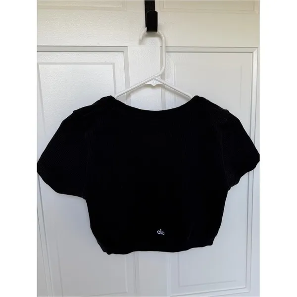Alo Yoga Seamless Ribbed Cropped Serene Short Sleeve Top‎ Black M - Image 2