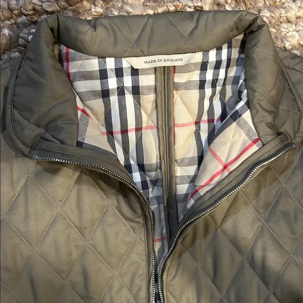 Burberry Check Cuff Quilted Jacket - Image 5