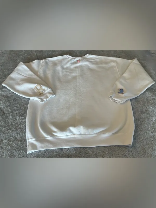 Women’s White Sweatshirt Patch Details of Winnie the Pooh Characters Size XL - Image 8