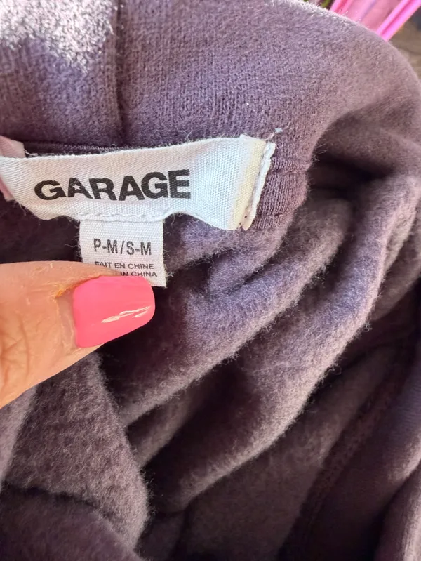 NWOT Garage Ultrafleece oversized Hoodie in plum with Chenille logo size s/m - Image 12