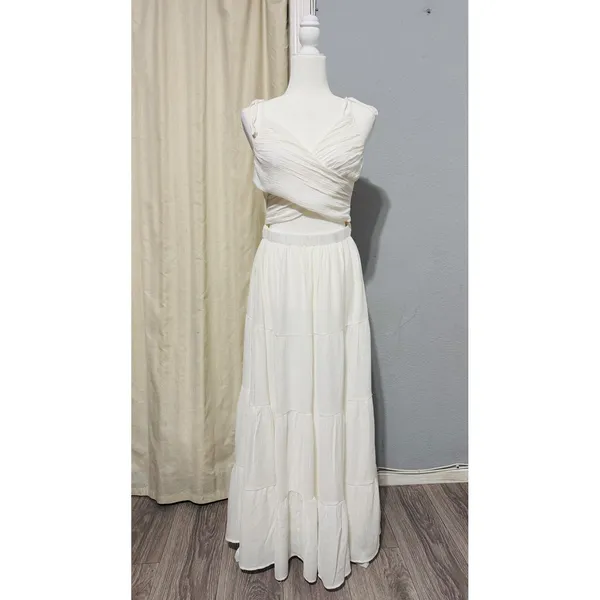 Lulus Ivory Cut Out Maxi Dress M Cottagecore‎ Tie-Strap Celestial Smocked Tiered - Image 4
