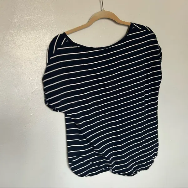 Hollister Navy and White Striped Tee - Image 5