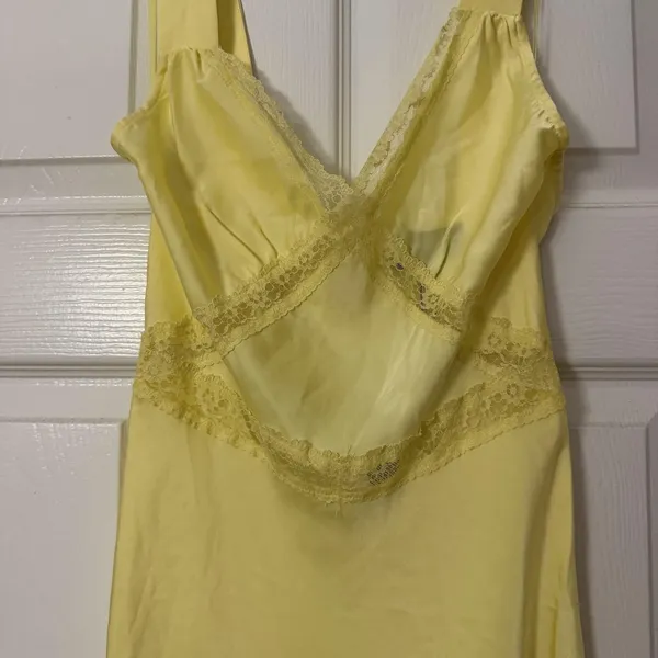 Bardot Dress Womens Small Yellow Satin Lace Slip Maxi V Neck Button Back NWT - Image 2