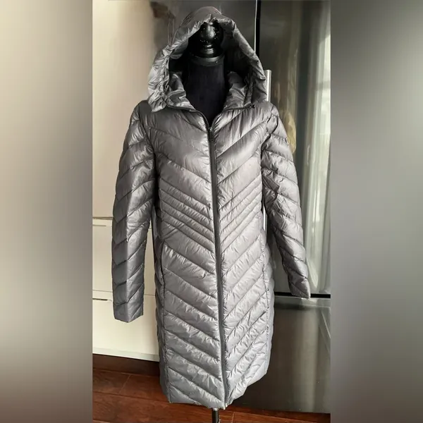 SAKS FIFTH AVE puffer coat 🔥🔥 - Image 3