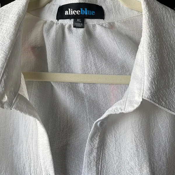 NWT Alice Blue White Blouse w 3 D flowers XL - Image 3