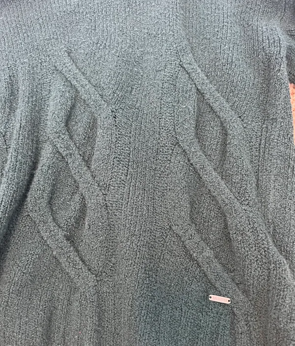 Hollister Green Sweater - Image 4