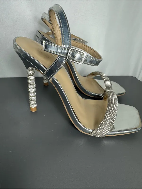 Charlotte Russe Y2K style party disco Silver Embellished stiletto Heels size 6 - Image 6