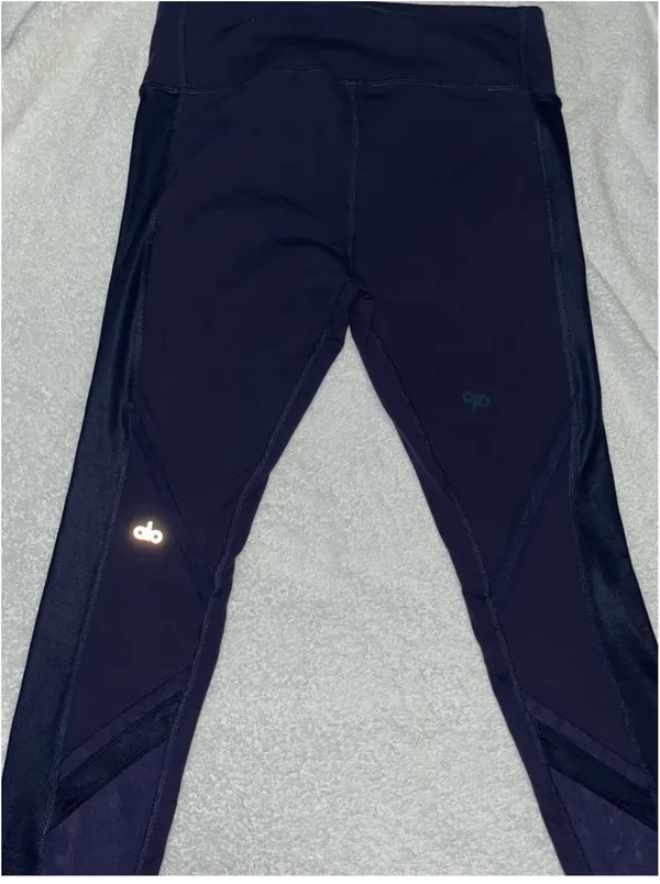 Alo Yoga Leggings - Image 4