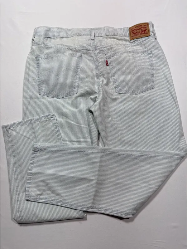 Levi’s Light Blue Pinstripe Boyfriend Jeans Size 30 - Comfy - Image 9