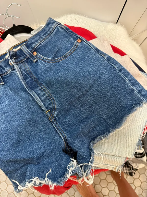 Levi’s Ribcage Shorts - Image 5