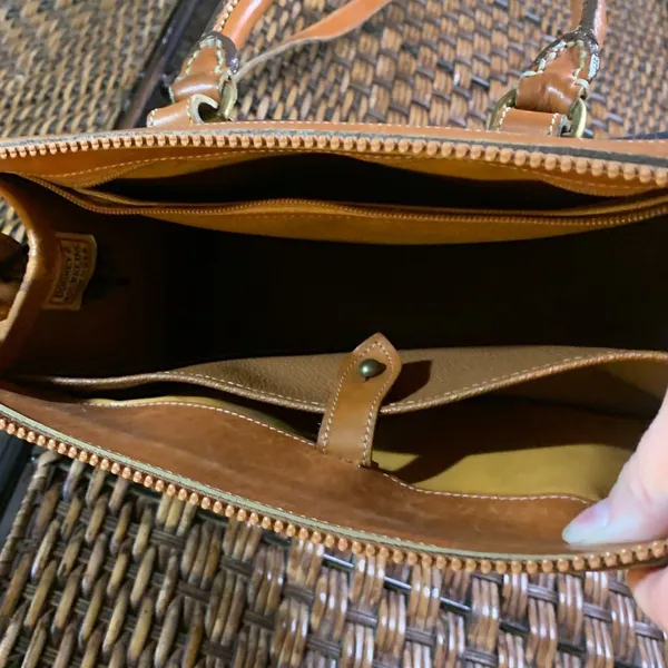Vintage Dooney & Bourke Leather Purse - Image 8