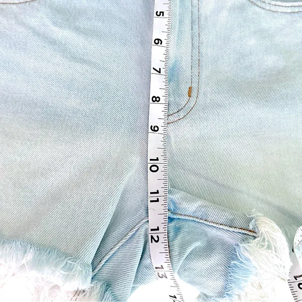 Madewell Light Wash Relaxed Denim Shorts w Frayed Raw Hems + Multi Button Fly 23 - Image 7