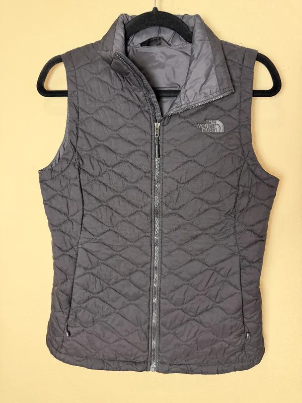 The North Face Thermoball Insulated Puffer Vest Size Small Black - Image 2