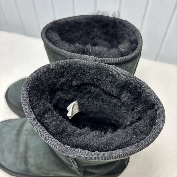 UGG Dark Suede Black ‎ Boots with Shearling Size 6 - Image 5
