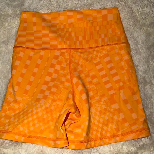 Aerie Orange Checkered Shorts Size Medium NWOT - Image 3