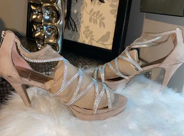 Material Girl Elegant Tan Strappy Heels - Image 11