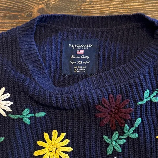 U.S Polo Embroidered Flowers Navy Blue Sweater Women's Crew Neck Size Xs - Image 8