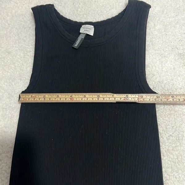 Aritzia Sunday Best Women's Black Crop Tank Top Ribbed Sz XS - Image 3