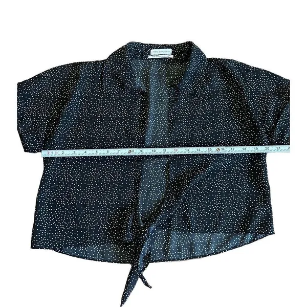 Urban Outfitters Tie-Front Short Sleeve Cropped‎ Top black white Med - Image 7