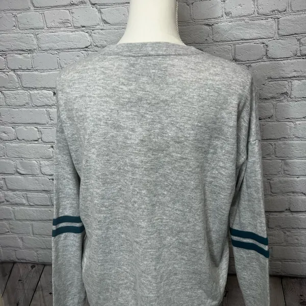 NWT Stranger Things long sleeve soft top size xs - Image 5
