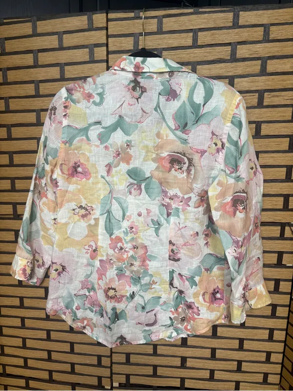 Lauren Ralph Lauren white floral button down shirt size medium - Image 2