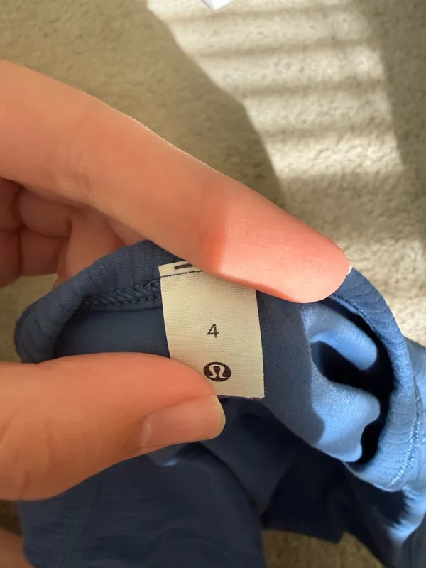 Lululemon cinched long sleeve top - Image 4