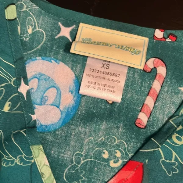 Cherokee Looney Tunes‎ Holiday Christmas scrub top - Image 2