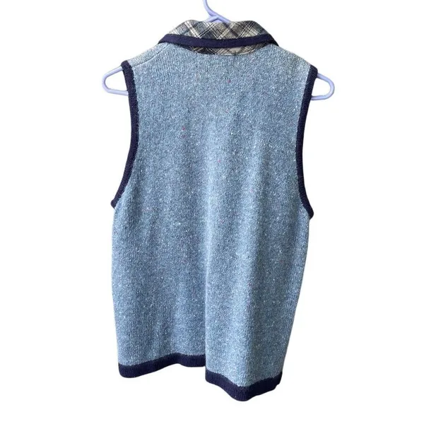 Victoria Jones size PM knitted winter holiday theme vest. - Image 3