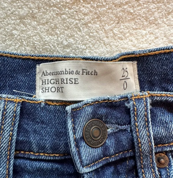 Abercrombie High Rise Shorts - Image 4