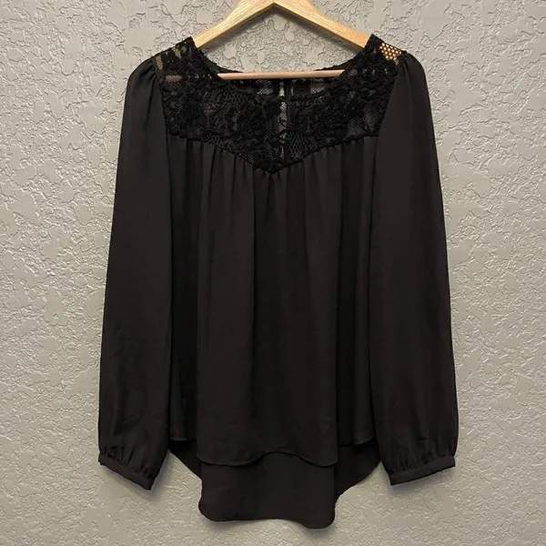 Sage 1/4 Lace Blouse - Image 2