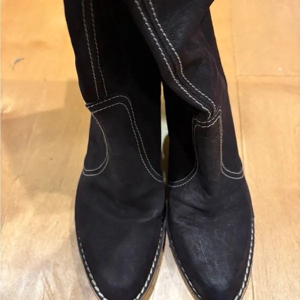 Stuart Weitzman tall suede pull on boots with stitching 8 brown - Image 4