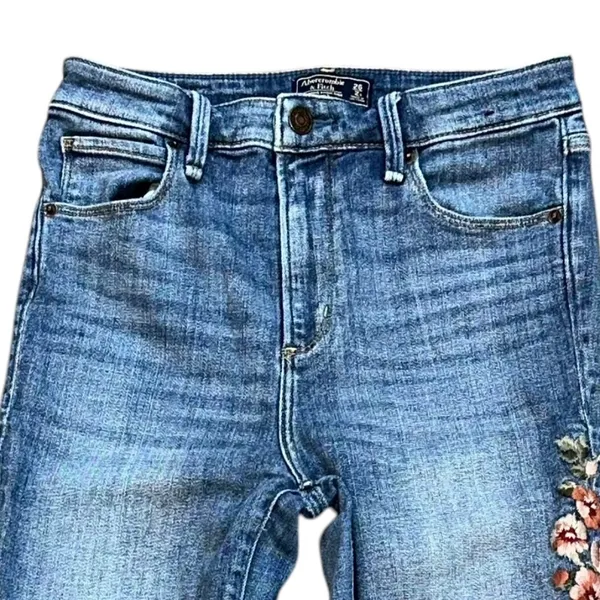 Abercrombie & Fitch Simone‎ High Rise Ankle Denim Jeans Embroidered Floral 26/2 - Image 2